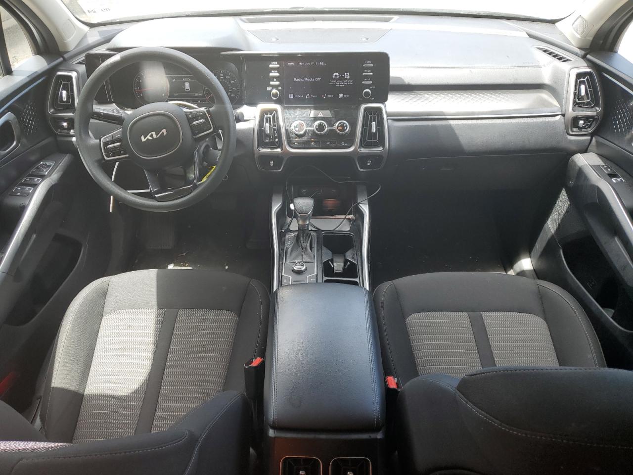 2022 KIA SORENTO LX VIN:5XYRG4LC8NG077328