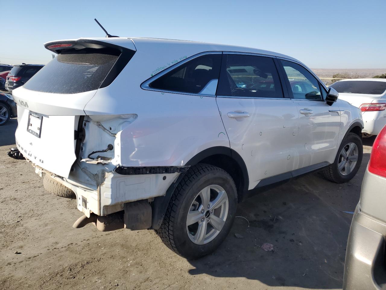 2022 KIA SORENTO LX VIN:5XYRGDLC6NG098582