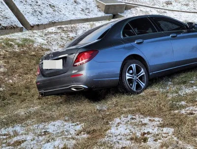 2016 Mercedes-Benz E 300 VIN: