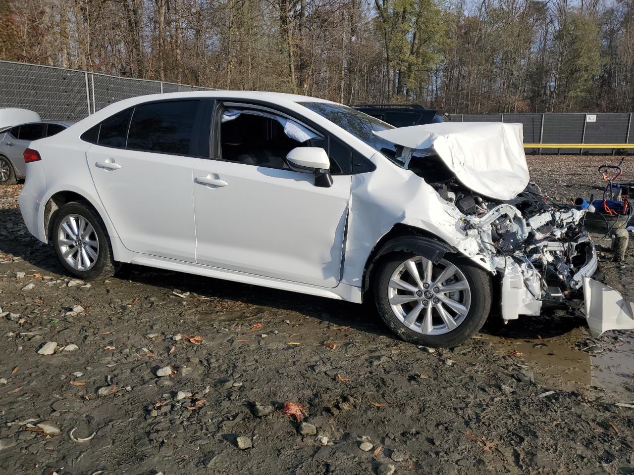 2024 TOYOTA COROLLA LE VIN:JTDBCMFE8R3060615