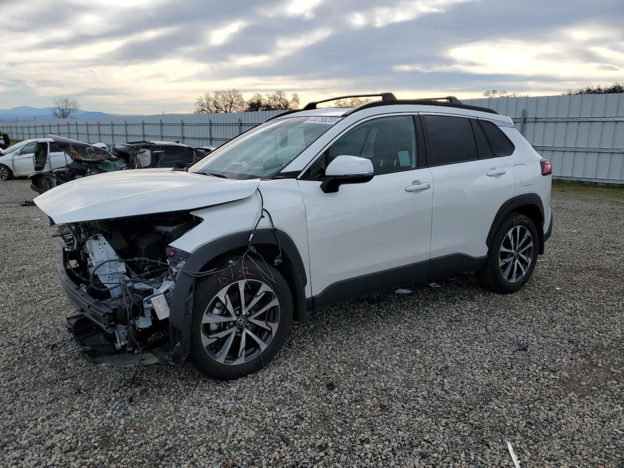 2022 TOYOTA COROLLA CROSS XLE VIN:7MUDAAAG2NV030269