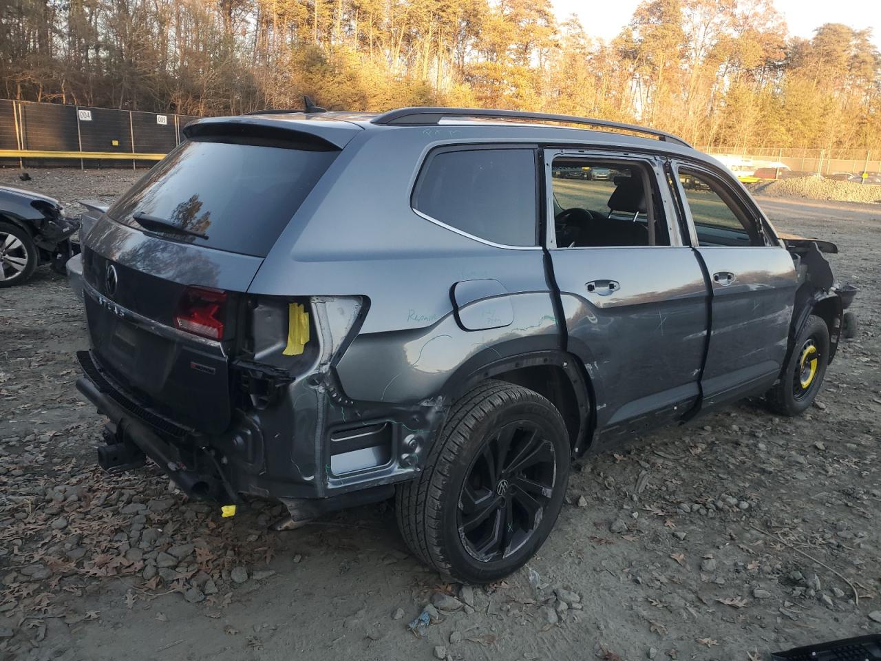2022 VOLKSWAGEN ATLAS SE VIN:1V2KR2CA3NC548268