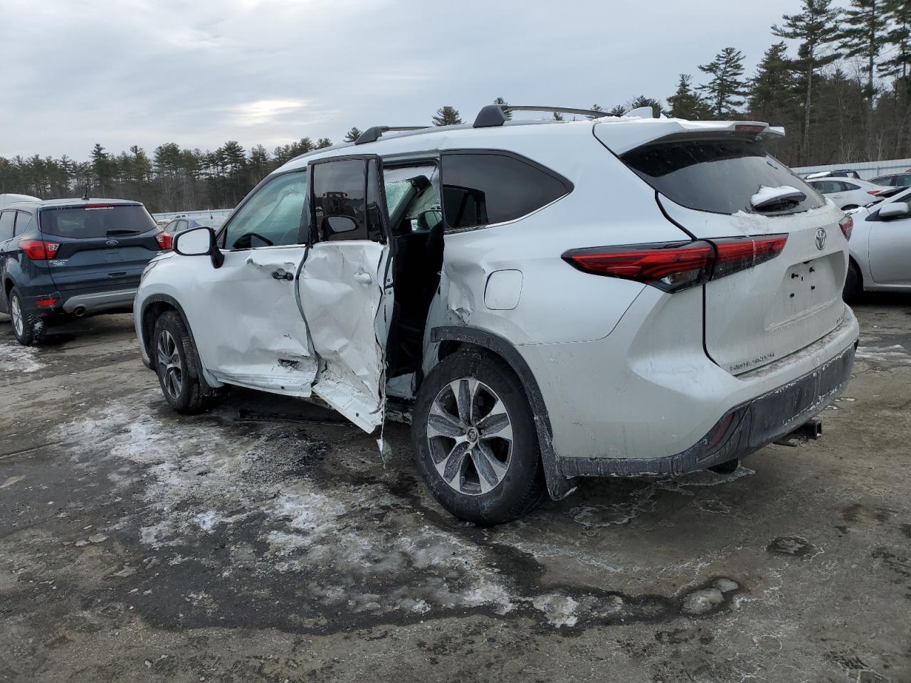 2022 TOYOTA HIGHLANDER XLE VIN:5TDHZRBH0NS246678