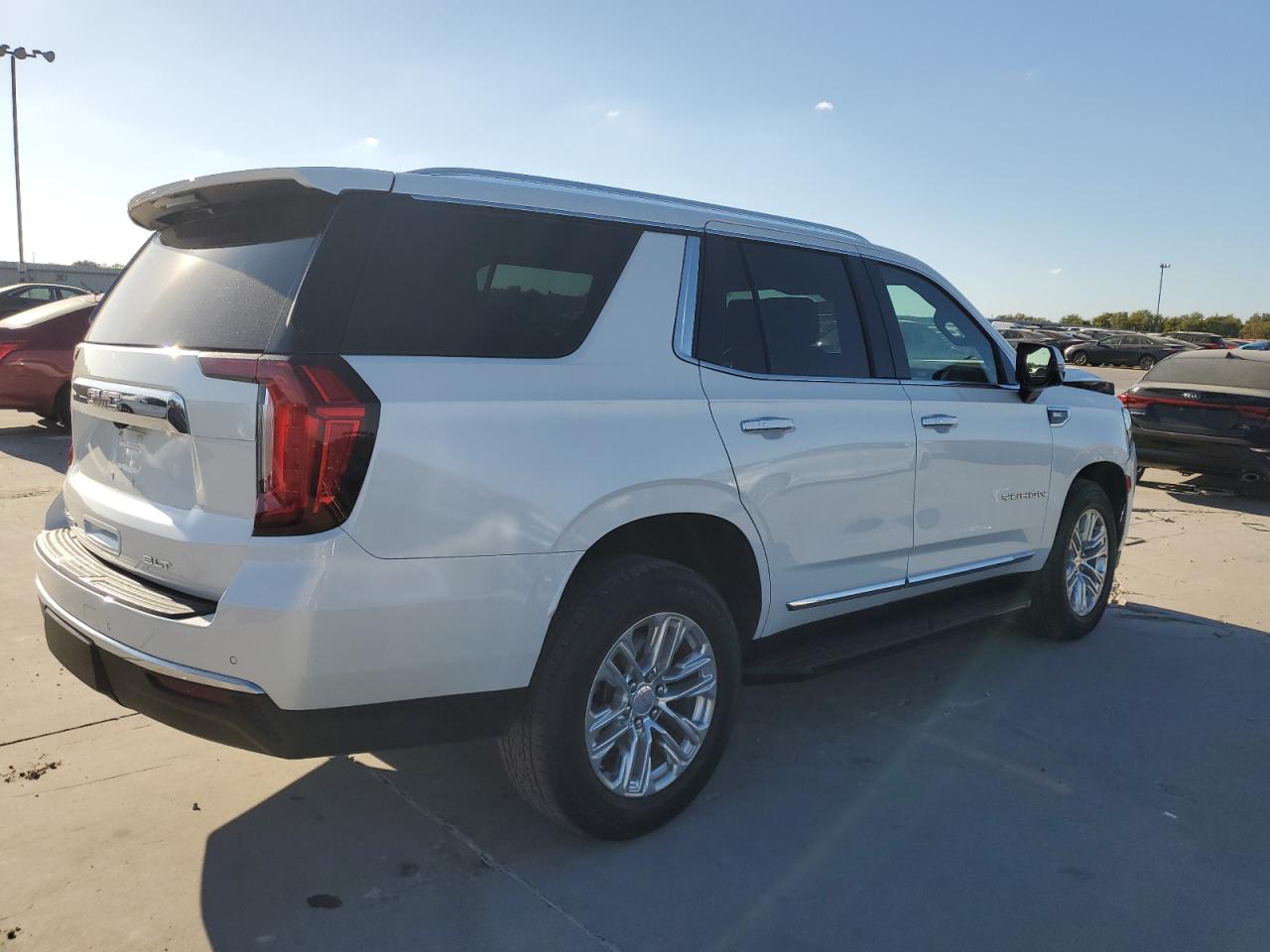 2022 GMC YUKON SLT VIN:1GKS1BKD1NR259041