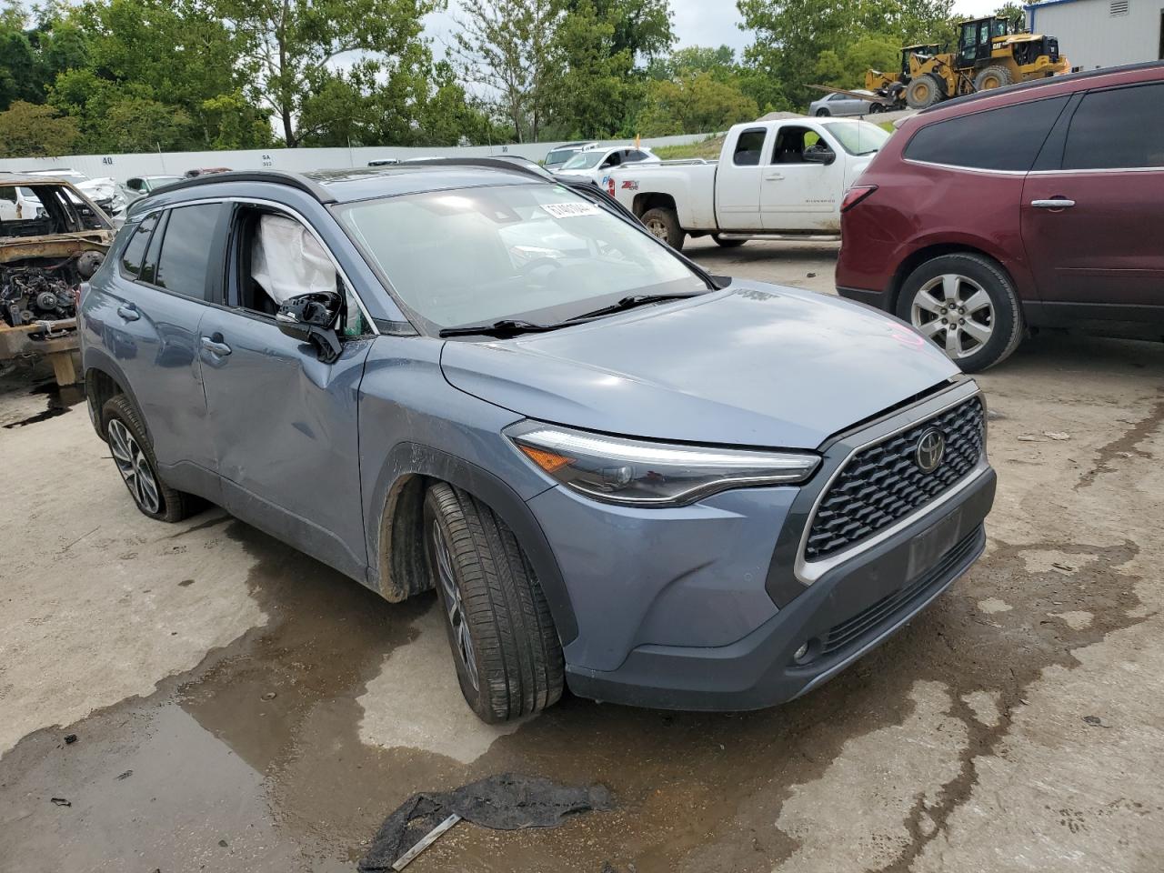 2022 TOYOTA COROLLA CROSS XLE VIN:7MUDAABG5NV013898