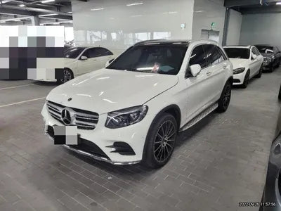 2019 Mercedes-Benz GLC 300 VIN: