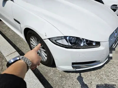 2015 Jaguar XF VIN: