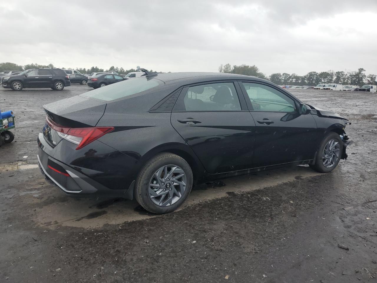 2024 HYUNDAI ELANTRA BLUE VIN:KMHLM4DJ7RU113375