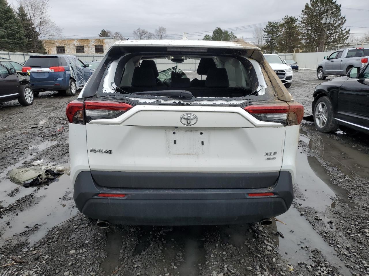 2022 TOYOTA RAV4 XLE VIN:2T3P1RFV4NW279247