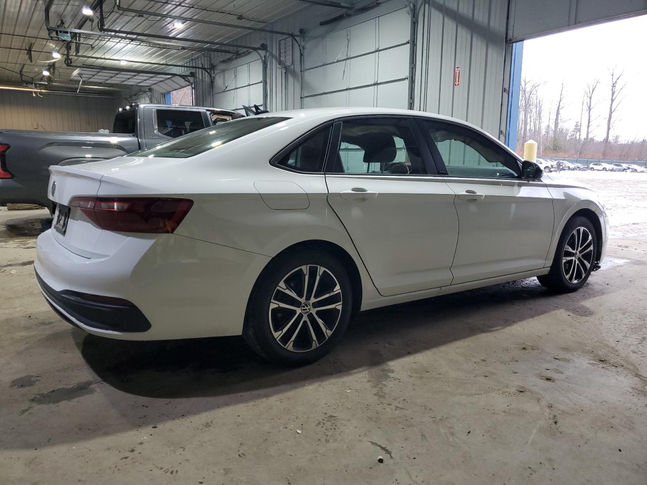 2023 VOLKSWAGEN JETTA SPORT VIN:3VWBM7BUXPM008200