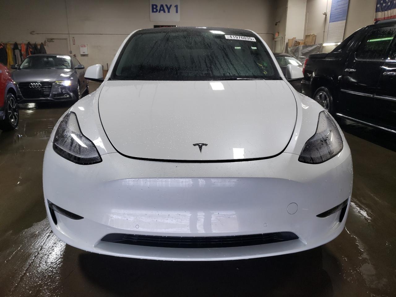 2022 TESLA MODEL Y  VIN:7SAYGDEF8NF533423