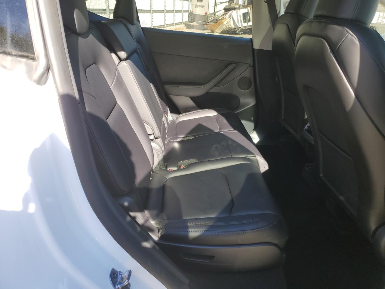 2024 TESLA MODEL Y  VIN:7SAYGAEE7RF091388