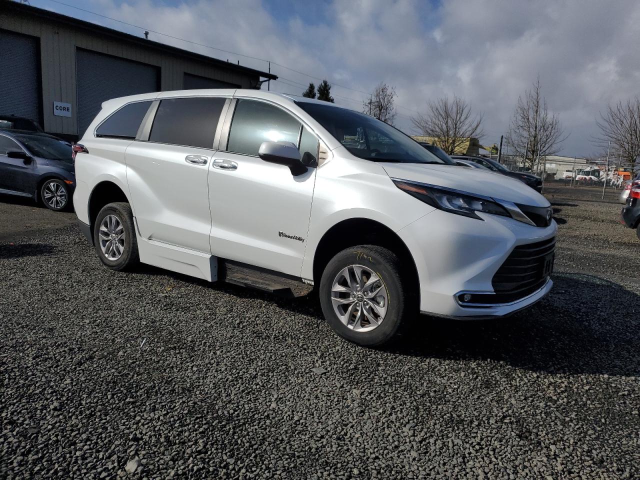 2022 TOYOTA SIENNA XLE VIN:5TDYRKEC1NS100250