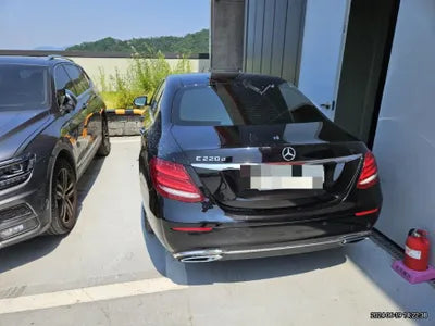 2016 Mercedes-Benz E 220 VIN: