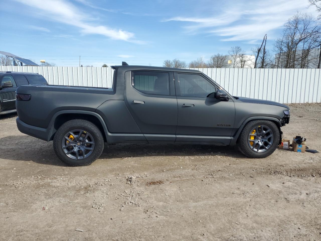 2022 RIVIAN R1T LAUNCH EDITION VIN:7FCTGAAL0NN2889