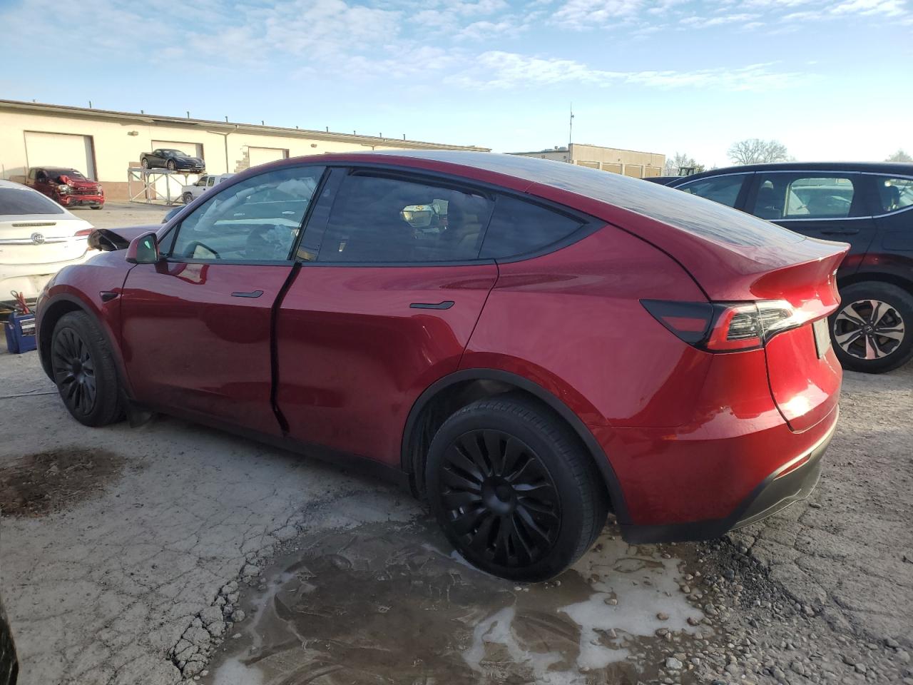 2024 TESLA MODEL Y  VIN:7SAYGDEE4RA222288