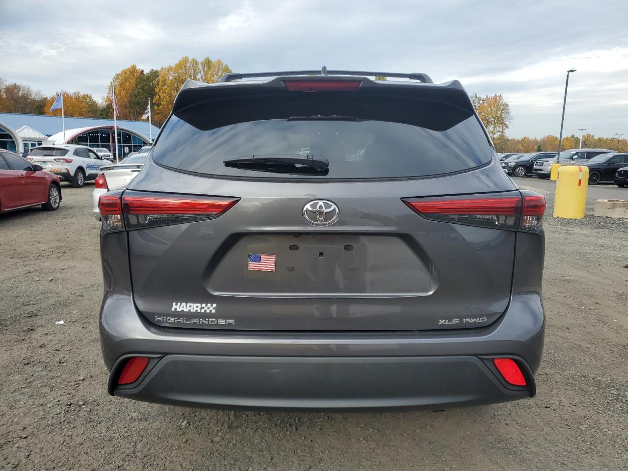 2022 TOYOTA HIGHLANDER XLE VIN:5TDGZRBH2NS230171