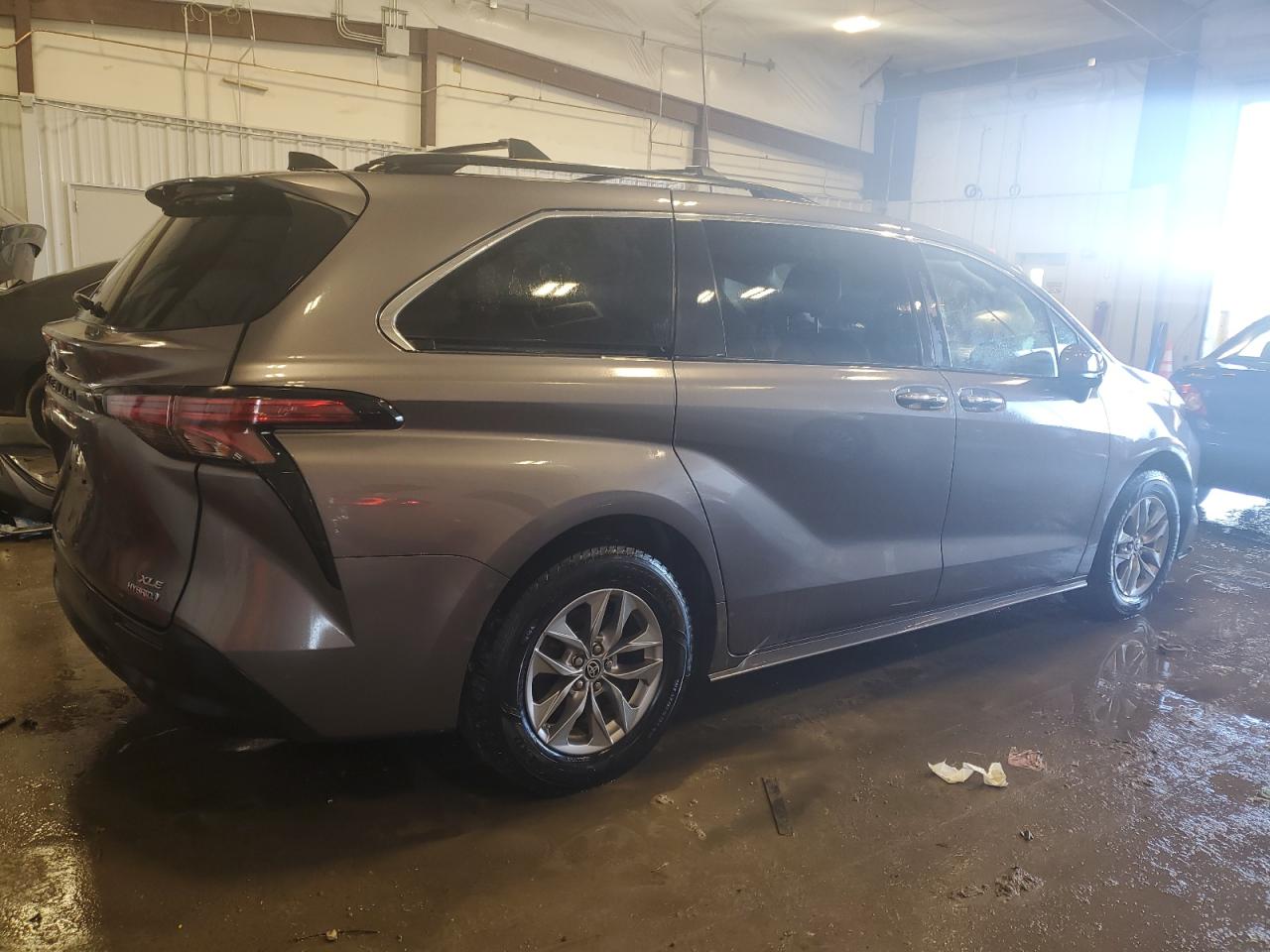 2022 TOYOTA SIENNA XLE VIN:5TDYSKFC6NS043806