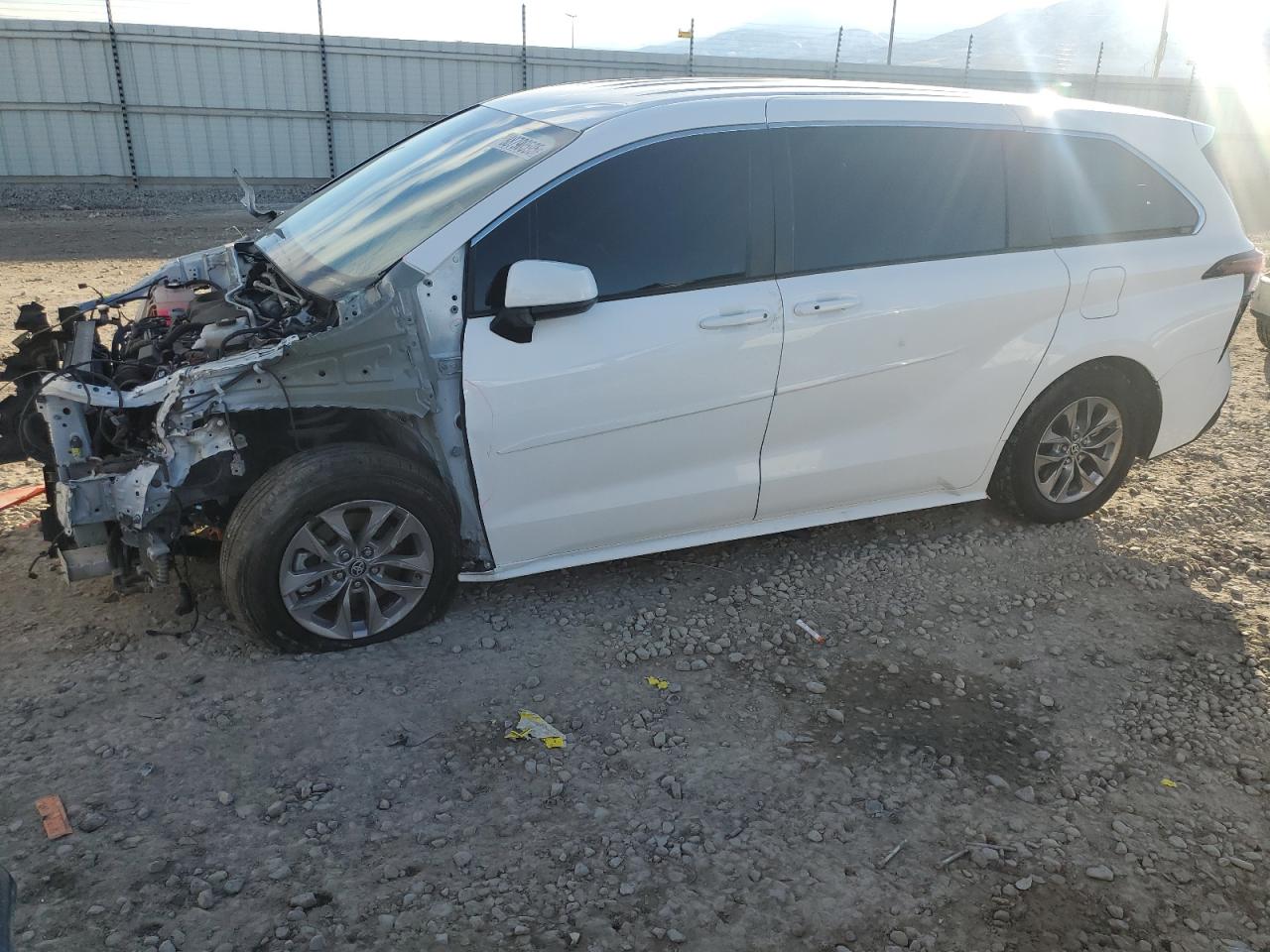 2022 TOYOTA SIENNA LE VIN:5TDKSKFC5NS055967