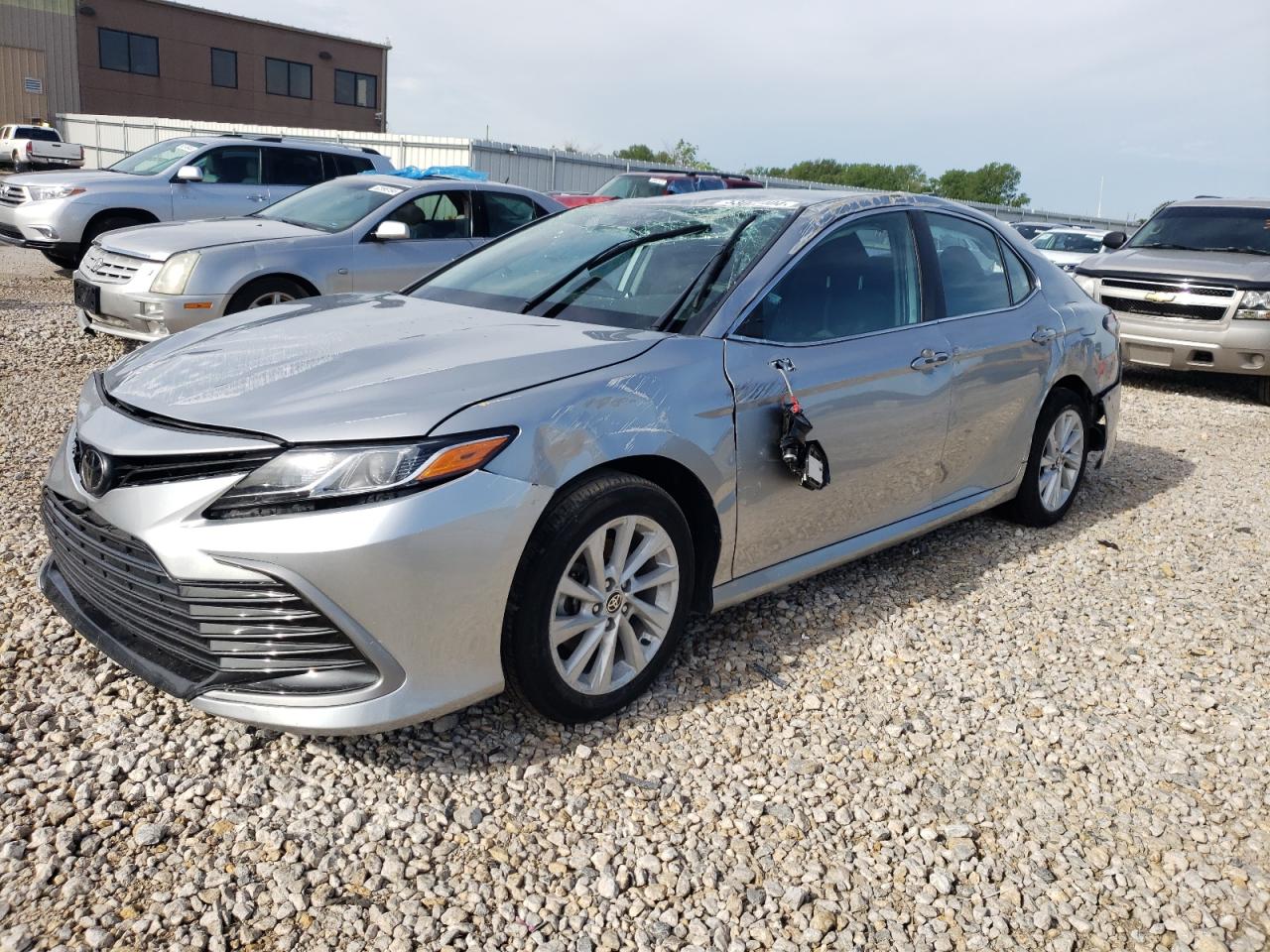 2022 TOYOTA CAMRY LE VIN:4T1C11AK7NU672195