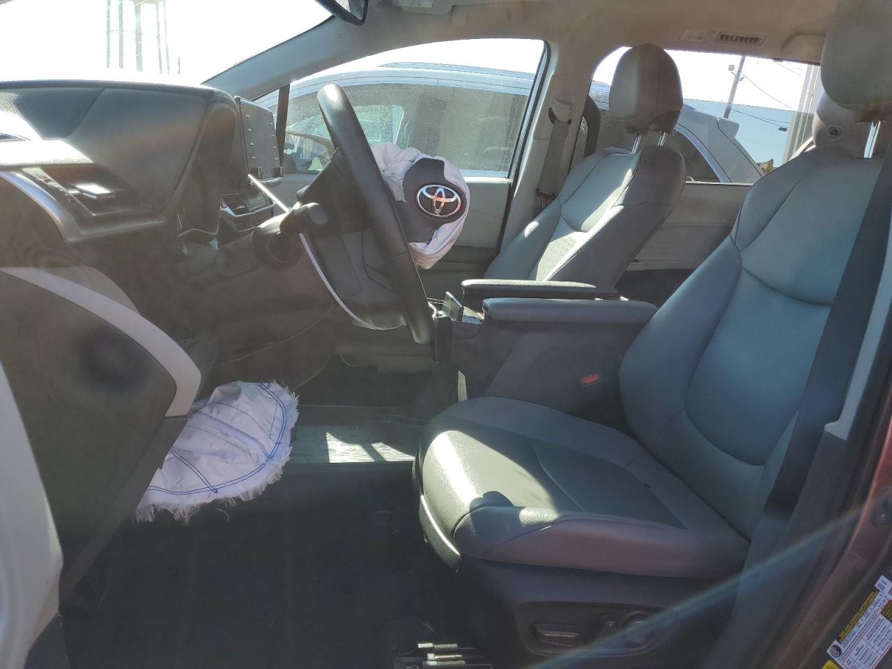2022 TOYOTA SIENNA XLE VIN:5TDYRKEC5NS092637
