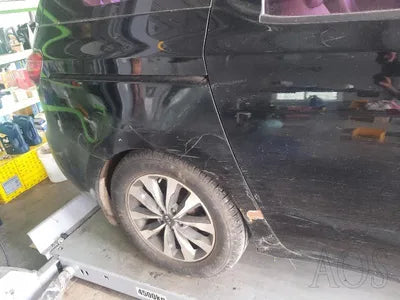 2014 Kia Carnival VIN: