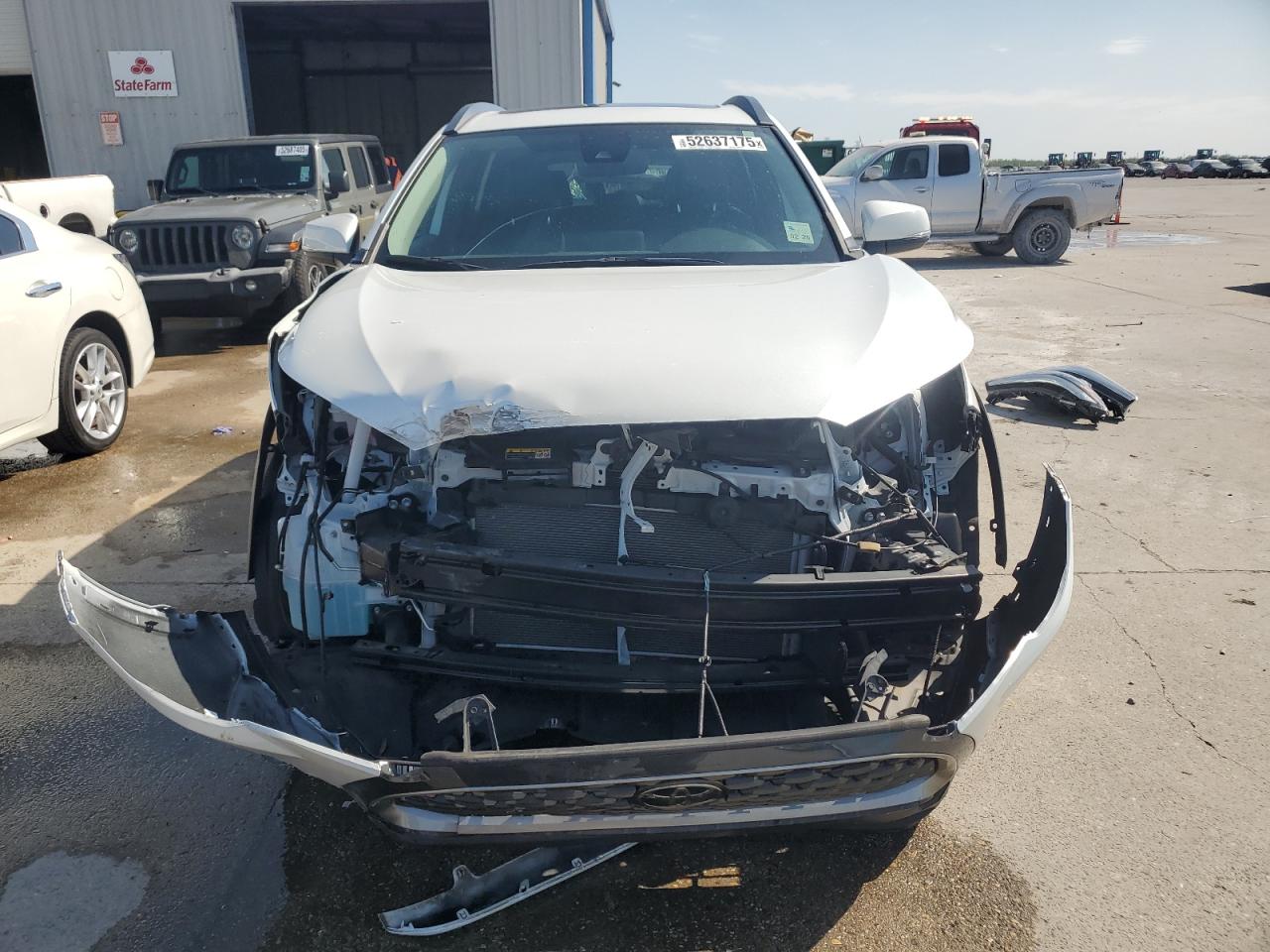 2022 TOYOTA COROLLA CROSS XLE VIN:7MUDAAAG3NV001508