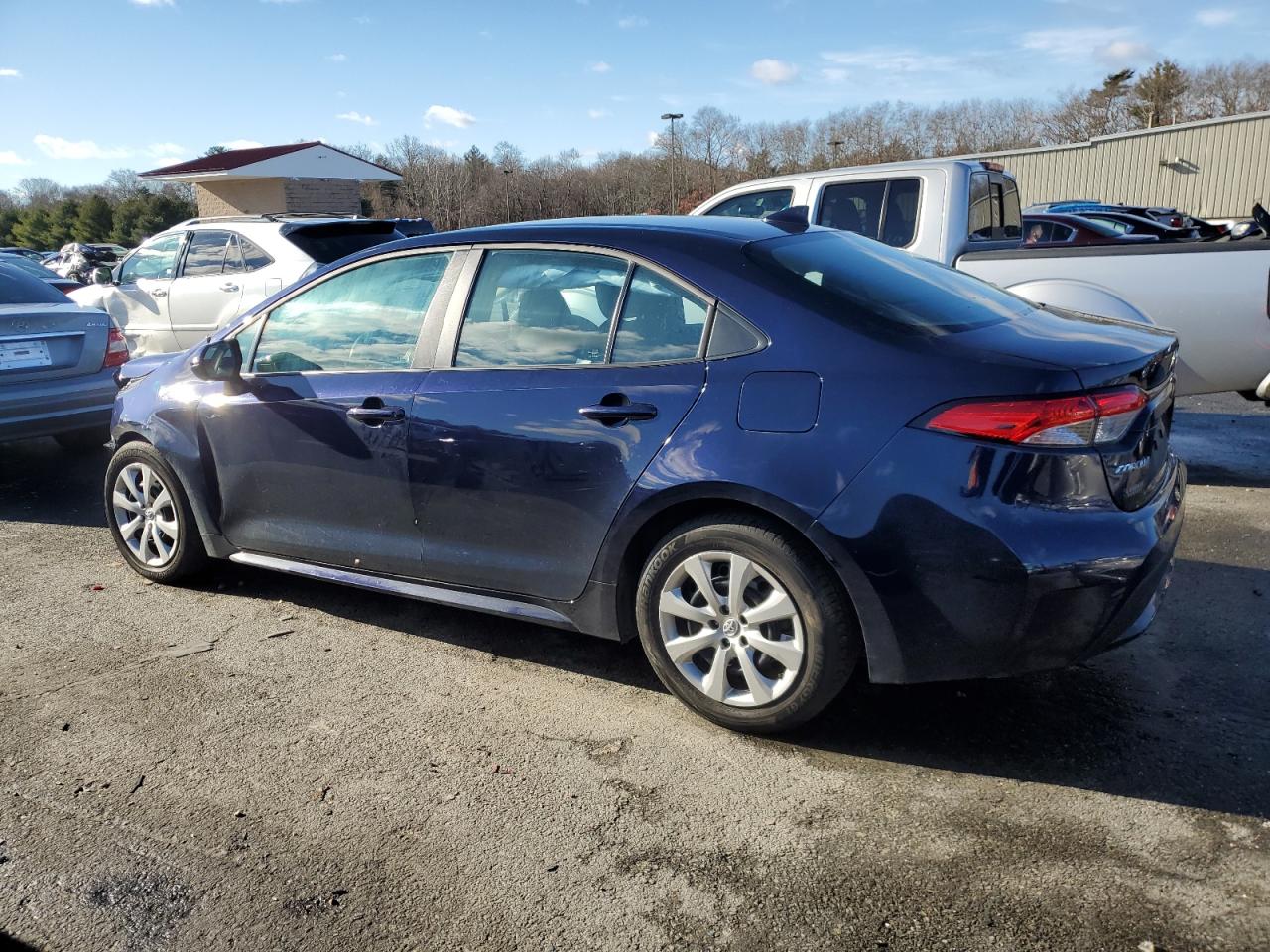 2022 TOYOTA COROLLA LE VIN:5YFEPMAE7NP383743