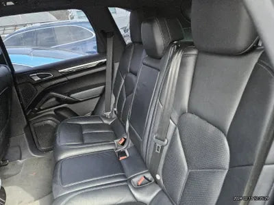 2016 Porsche Cayenne VIN: