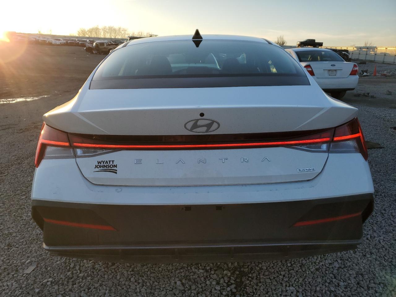 2024 HYUNDAI ELANTRA BLUE VIN:KMHLM4DJ3RU104575