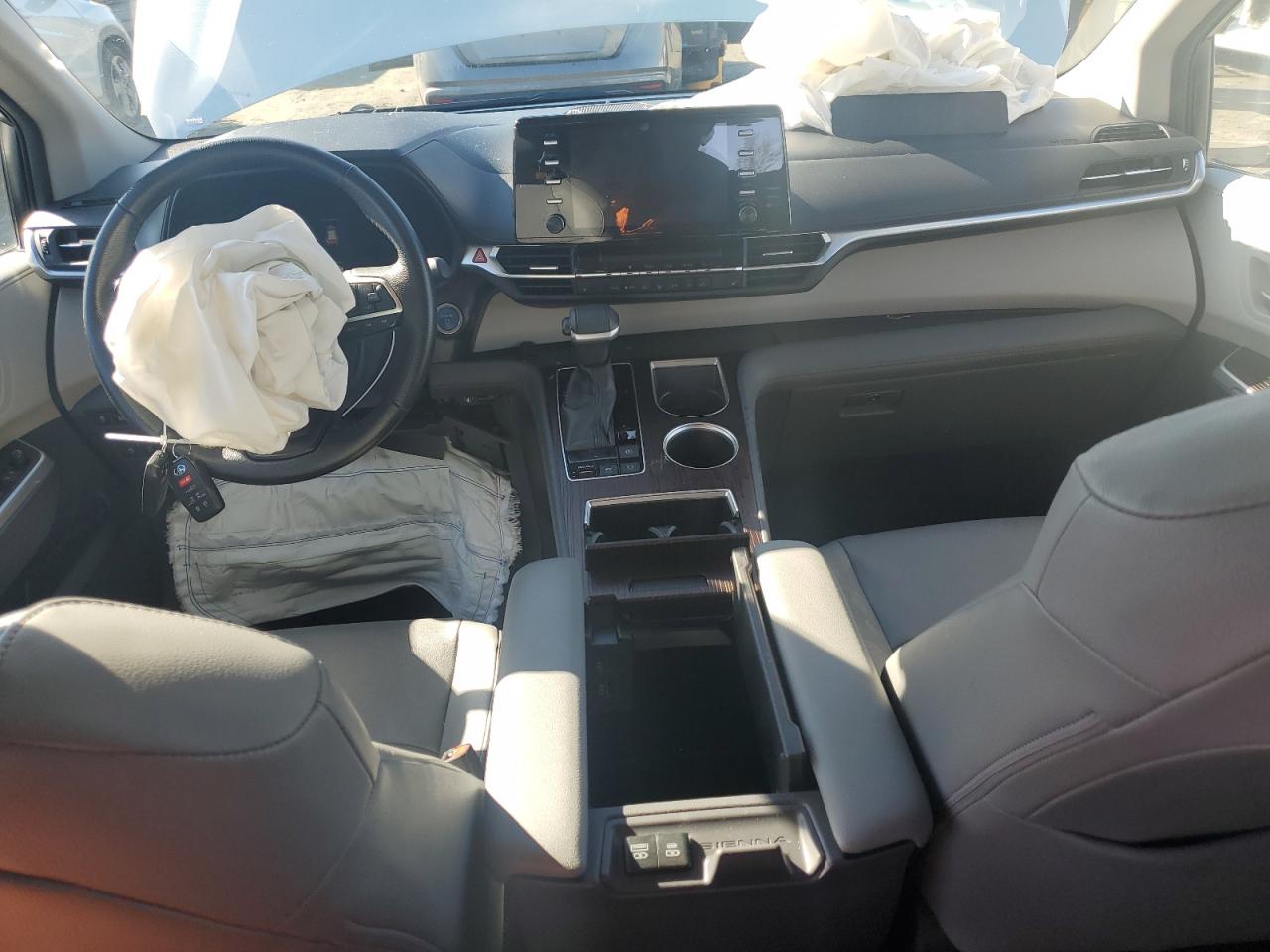 2022 TOYOTA SIENNA XLE VIN:5TDYRKEC5NS078737