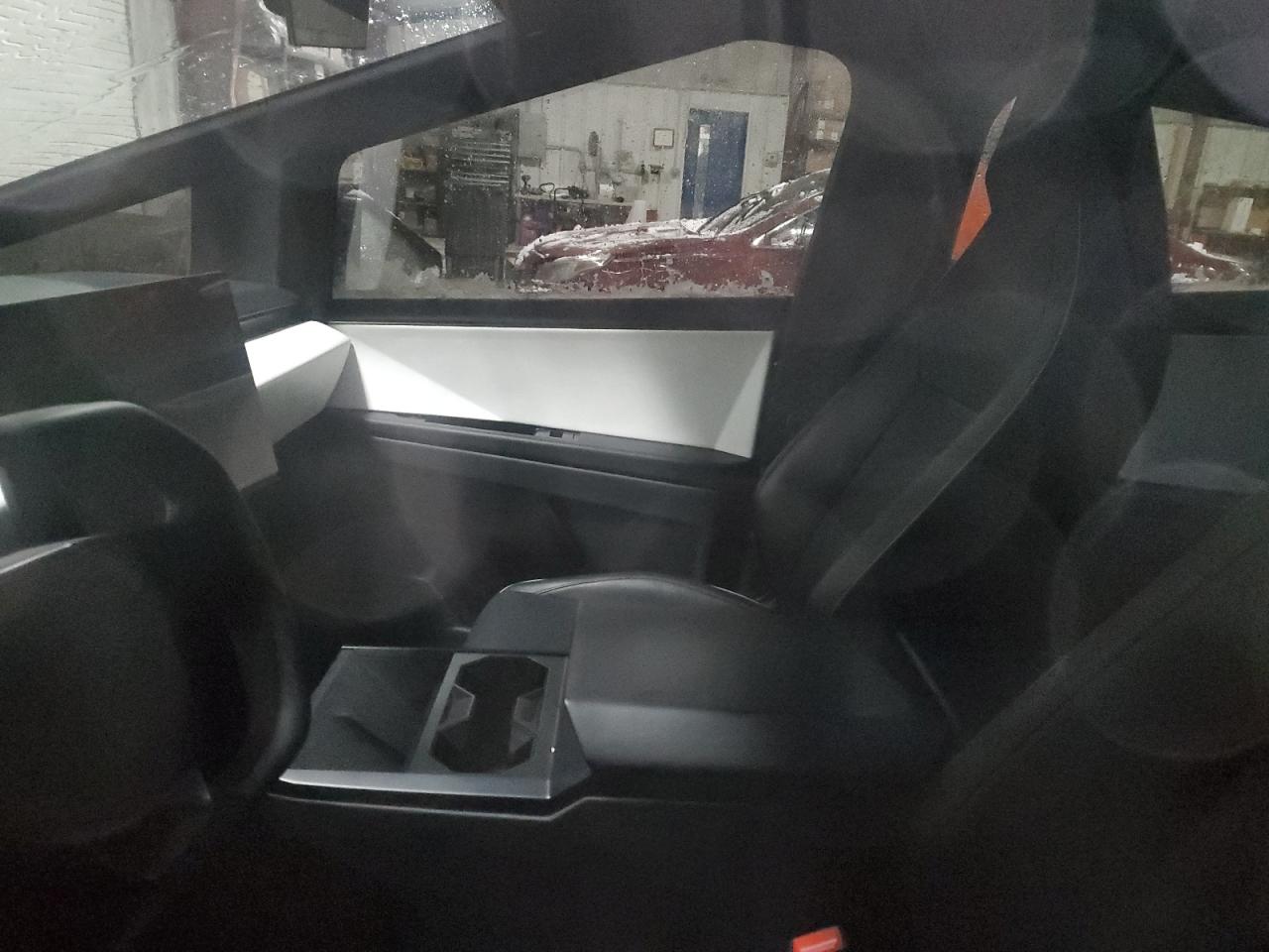 2024 TESLA CYBERTRUCK  VIN:7G2CEHED7RA019582