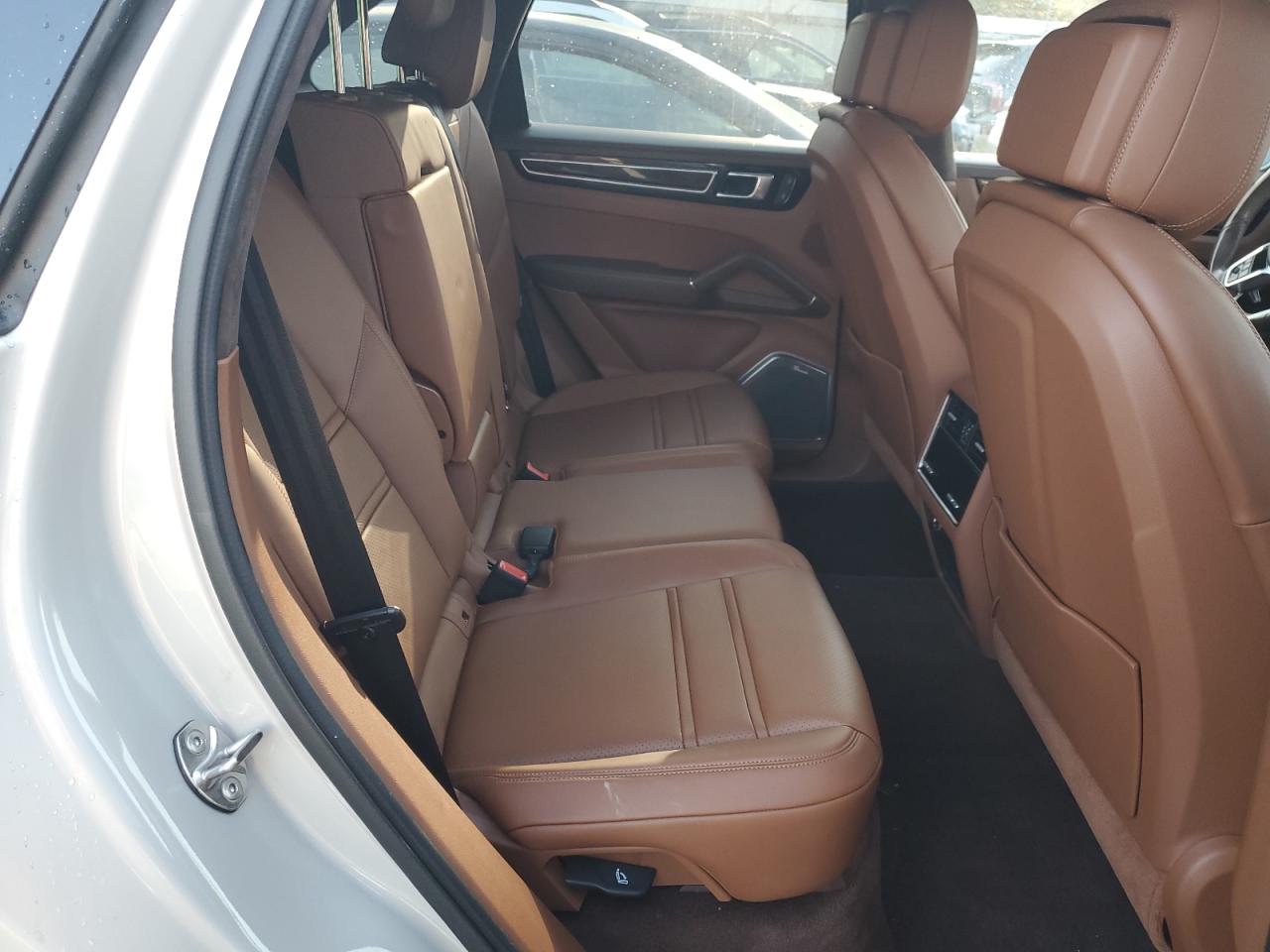 2022 PORSCHE CAYENNE GTS VIN:WP1AG2AYXNDA38429