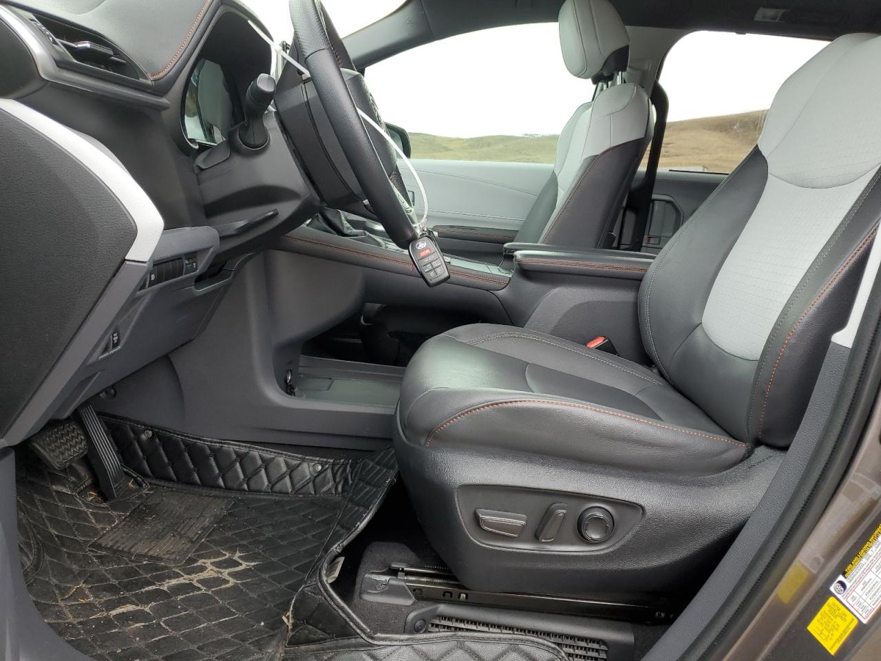 2022 TOYOTA SIENNA XSE VIN:5TDXSKFC0NS052710