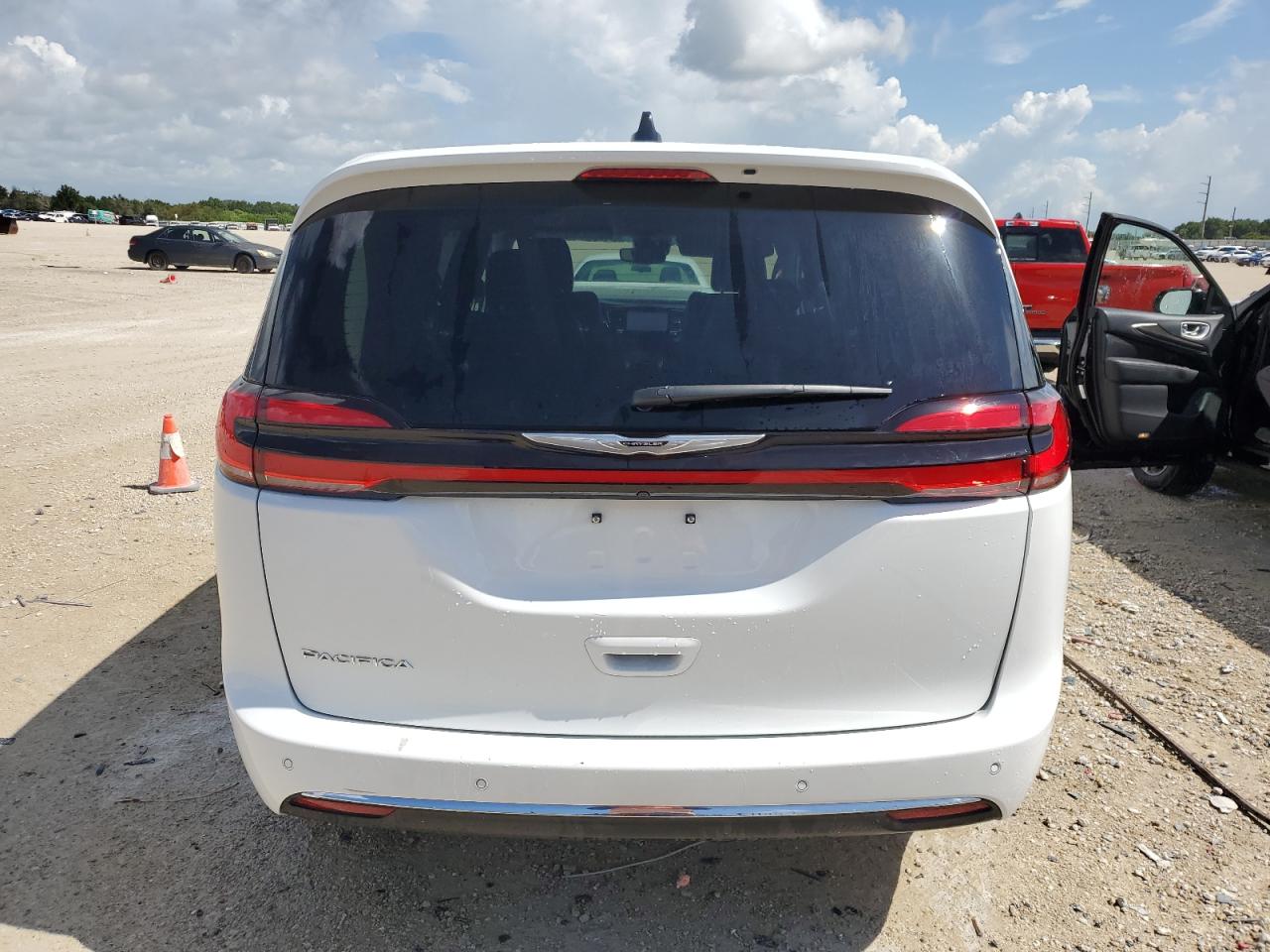 2024 CHRYSLER PACIFICA TOURING L VIN:2C4RC1BGXRR152160