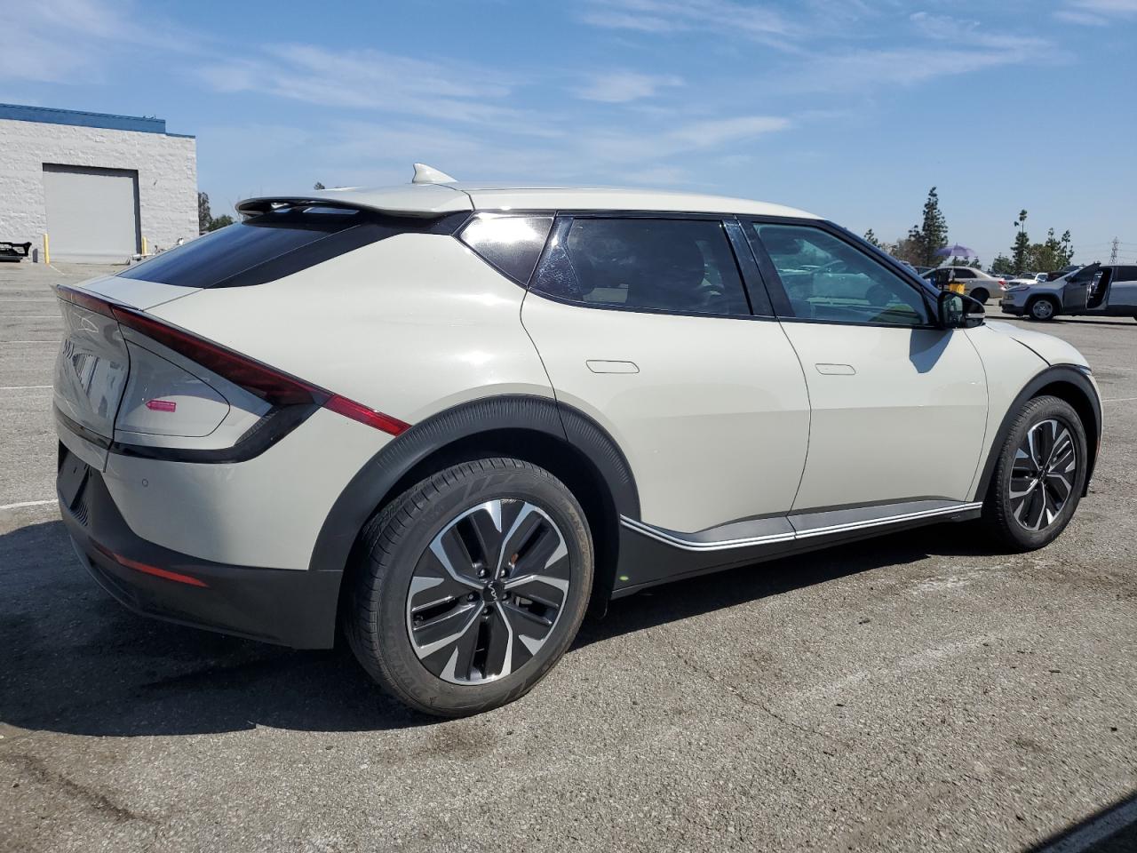 2024 KIA EV6 LIGHT VIN:KNDC3DLC8R5214848