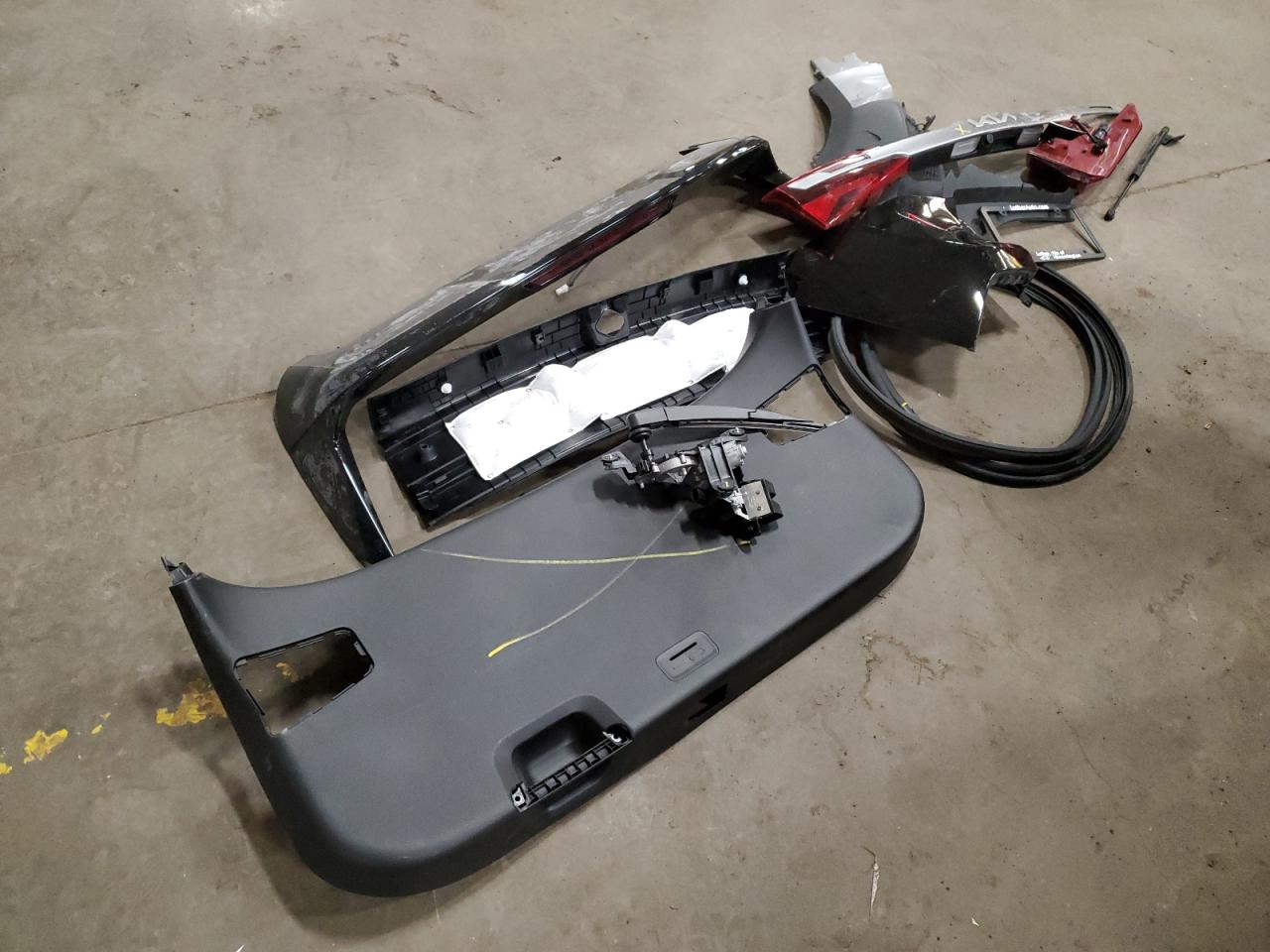 2023 KIA SELTOS LX VIN:KNDEPCAAXP7433868