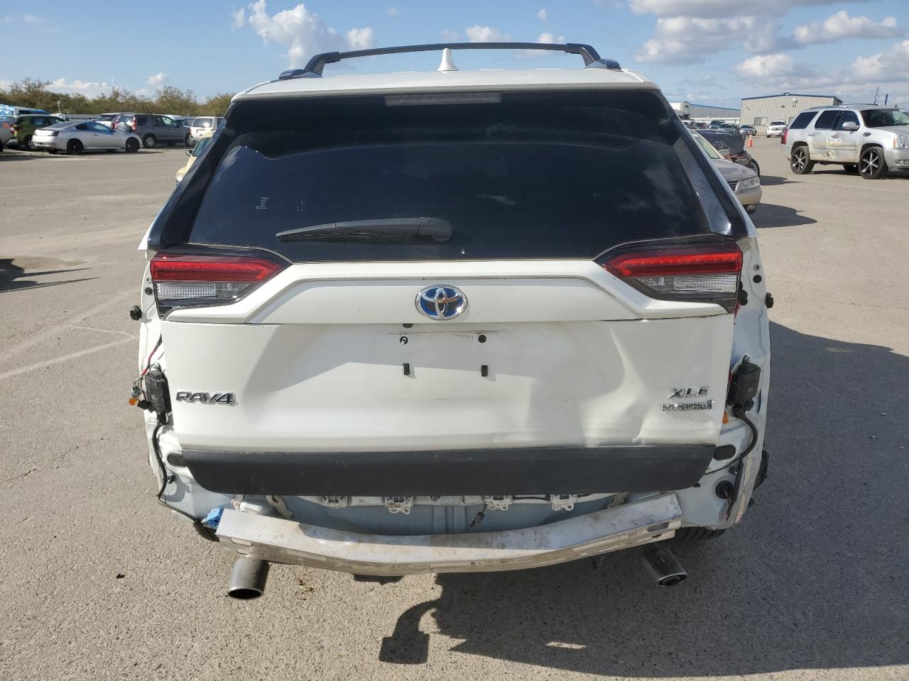 2022 TOYOTA RAV4 XLE PREMIUM VIN:JTMB6RFV5ND528261