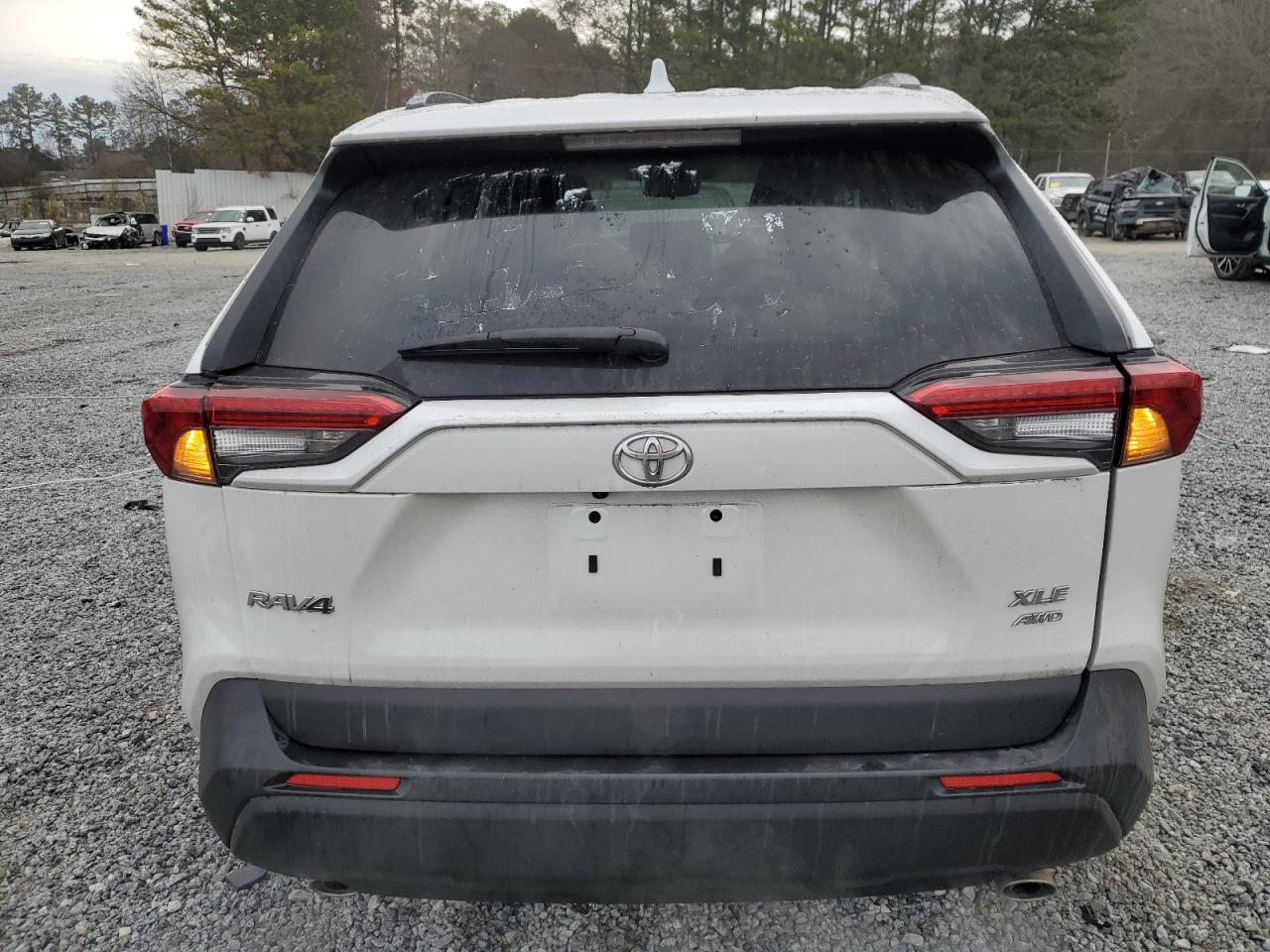 2024 TOYOTA RAV4 XLE PREMIUM VIN:2T3A1RFV1RW424658