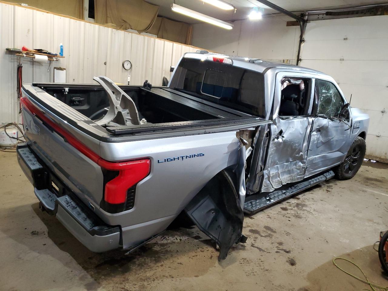 2022 FORD F150 LIGHTNING PRO VIN:1FTVW1EV8NWG03569