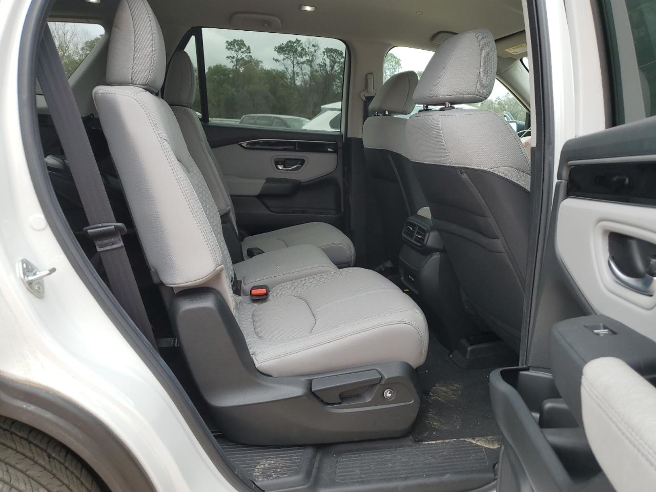 2023 HONDA PILOT LX VIN:5FNYG2H22PB007110