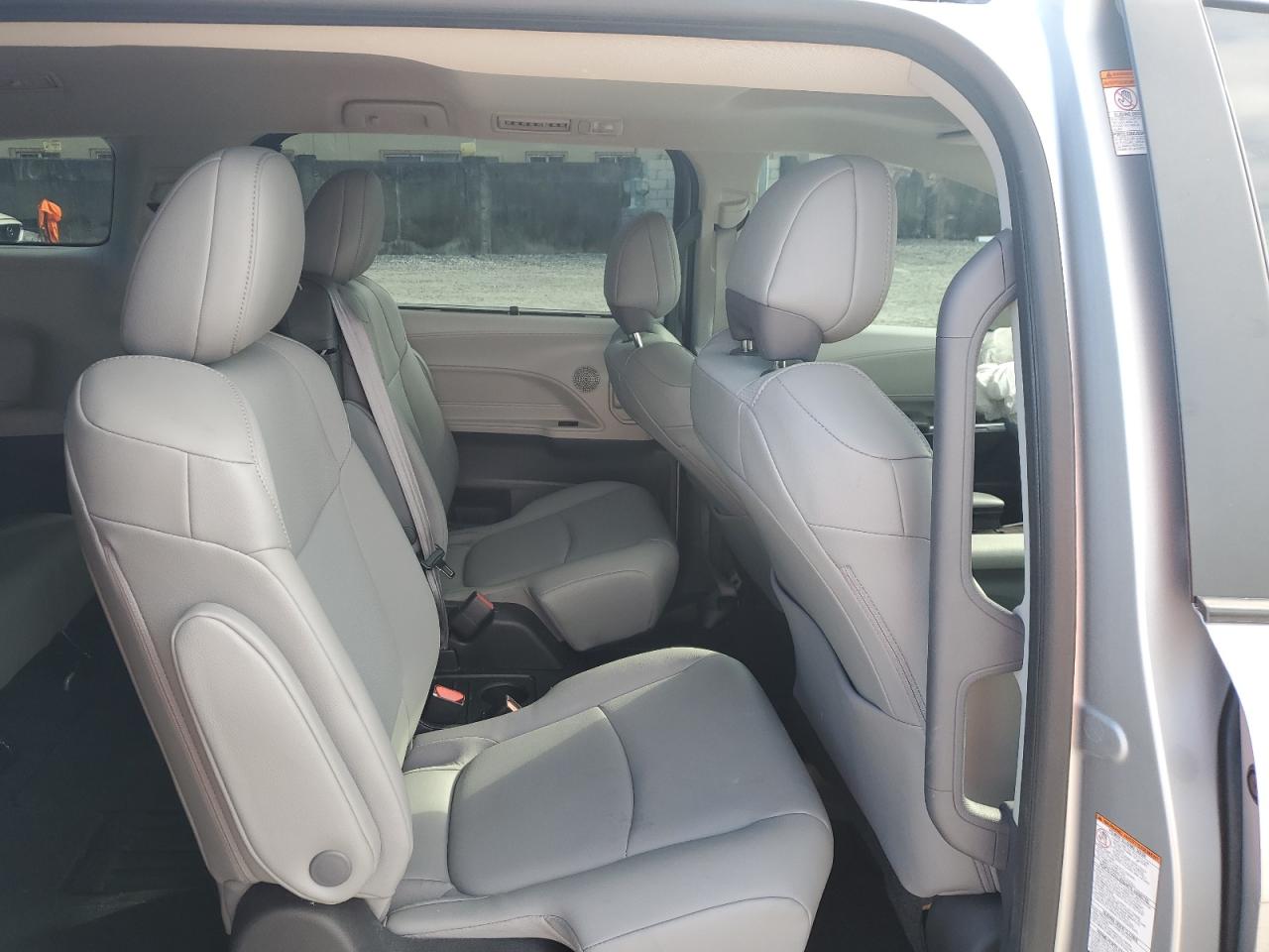 2022 TOYOTA SIENNA XLE VIN:5TDYRKECXNS116933