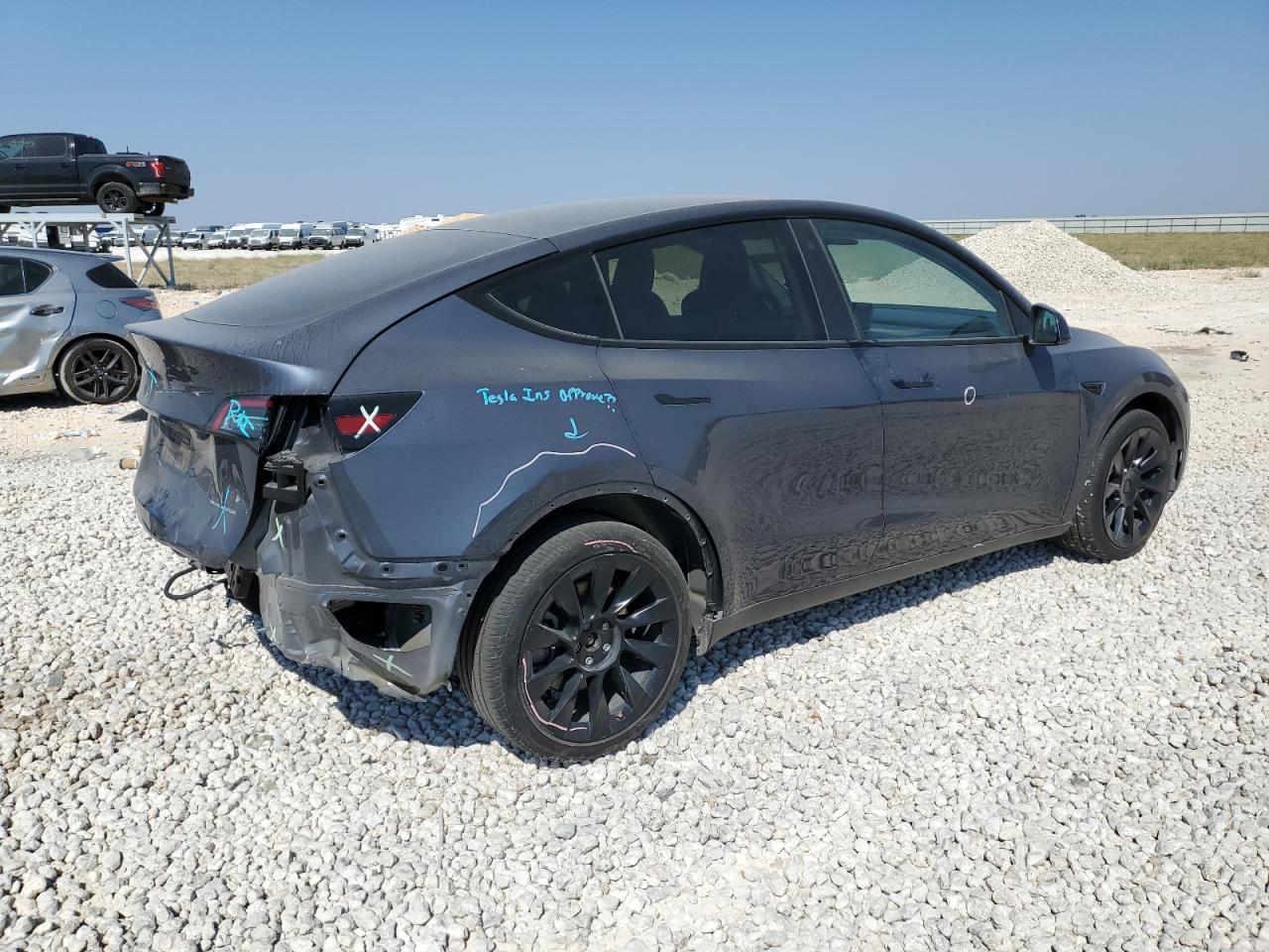 2023 TESLA MODEL Y  VIN:7SAYGDEE2PA118556