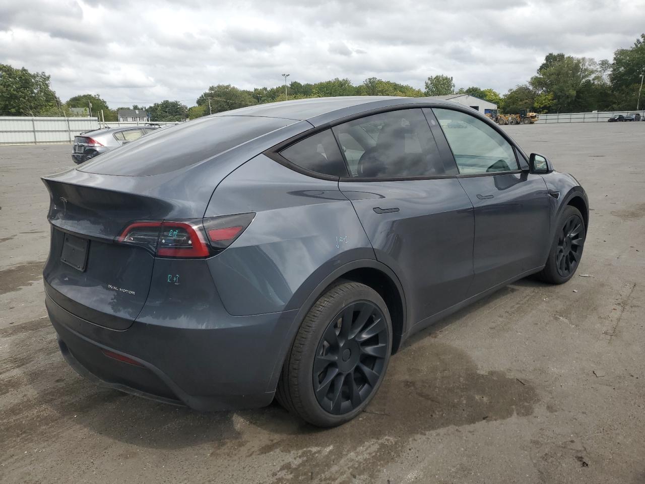 2023 TESLA MODEL Y  VIN:7SAYGDEE6PA043036