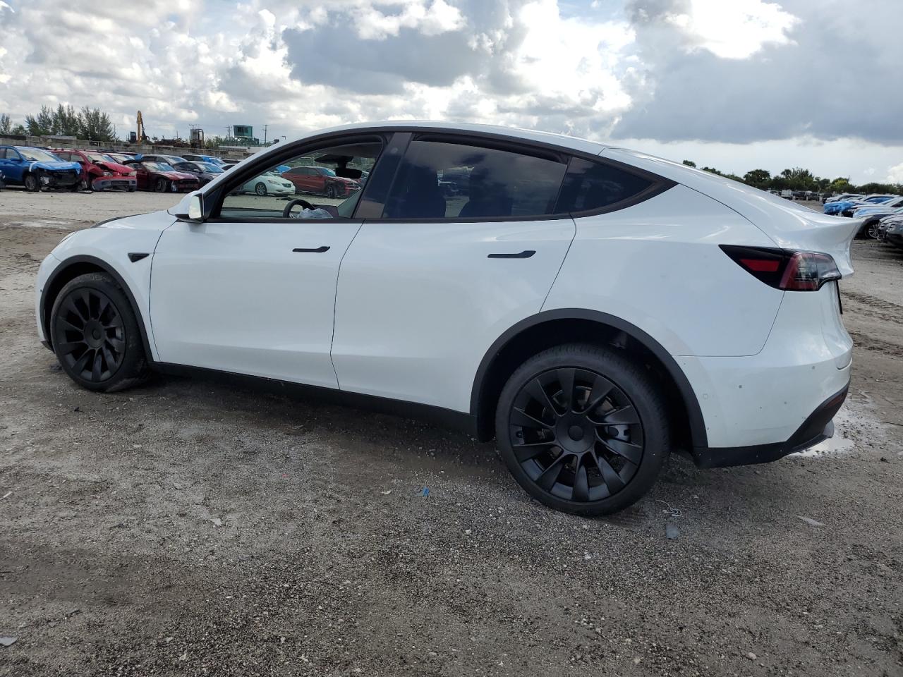 2022 TESLA MODEL Y  VIN:7SAYGDEE6NF425700