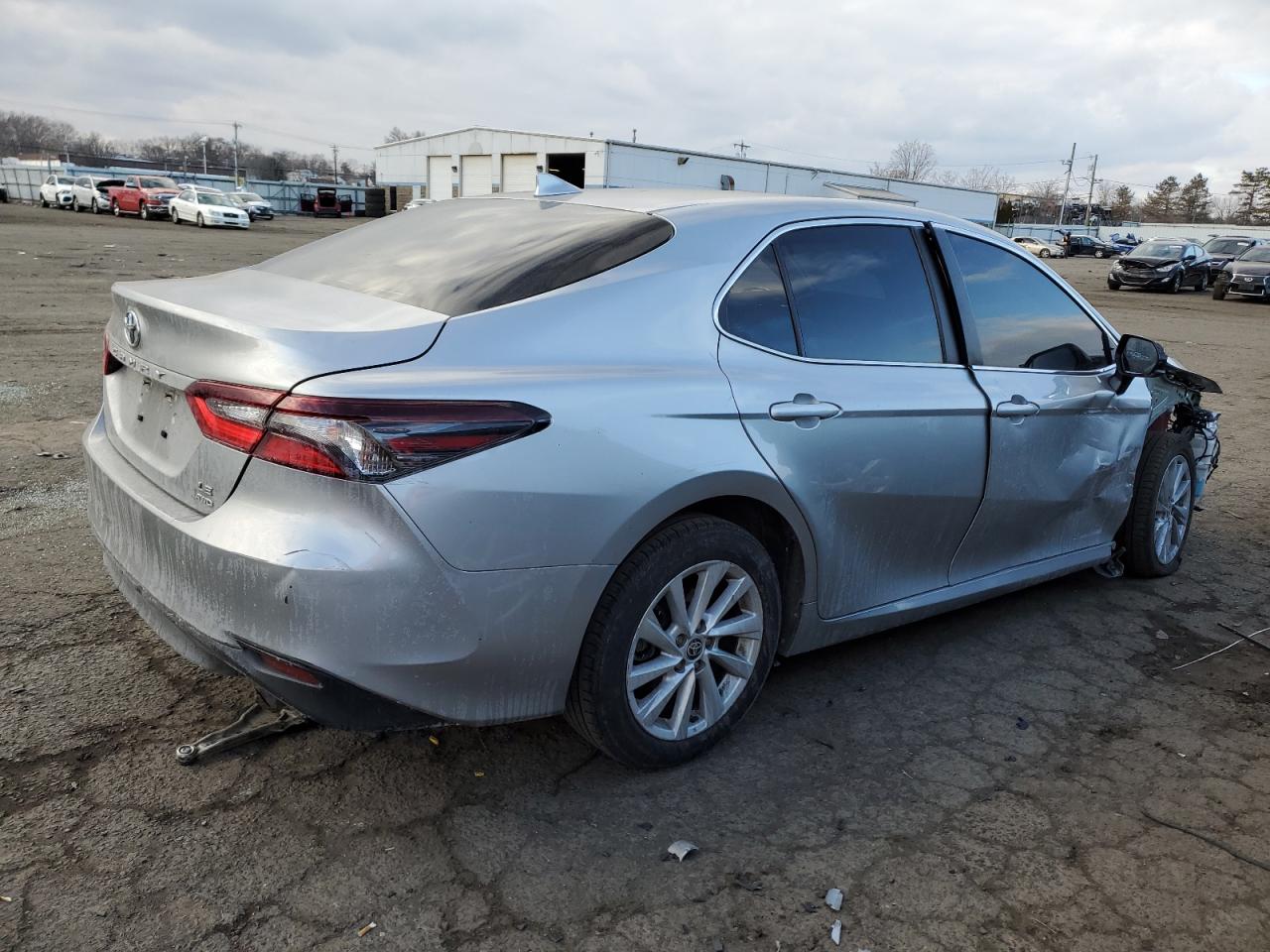 2022 TOYOTA CAMRY LE VIN:4T1C11BK1NU056281