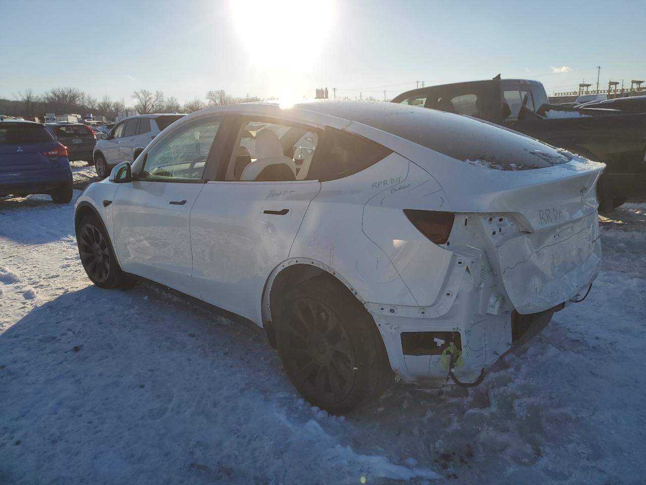 2023 TESLA MODEL Y  VIN:7SAYGDEE9PF755544