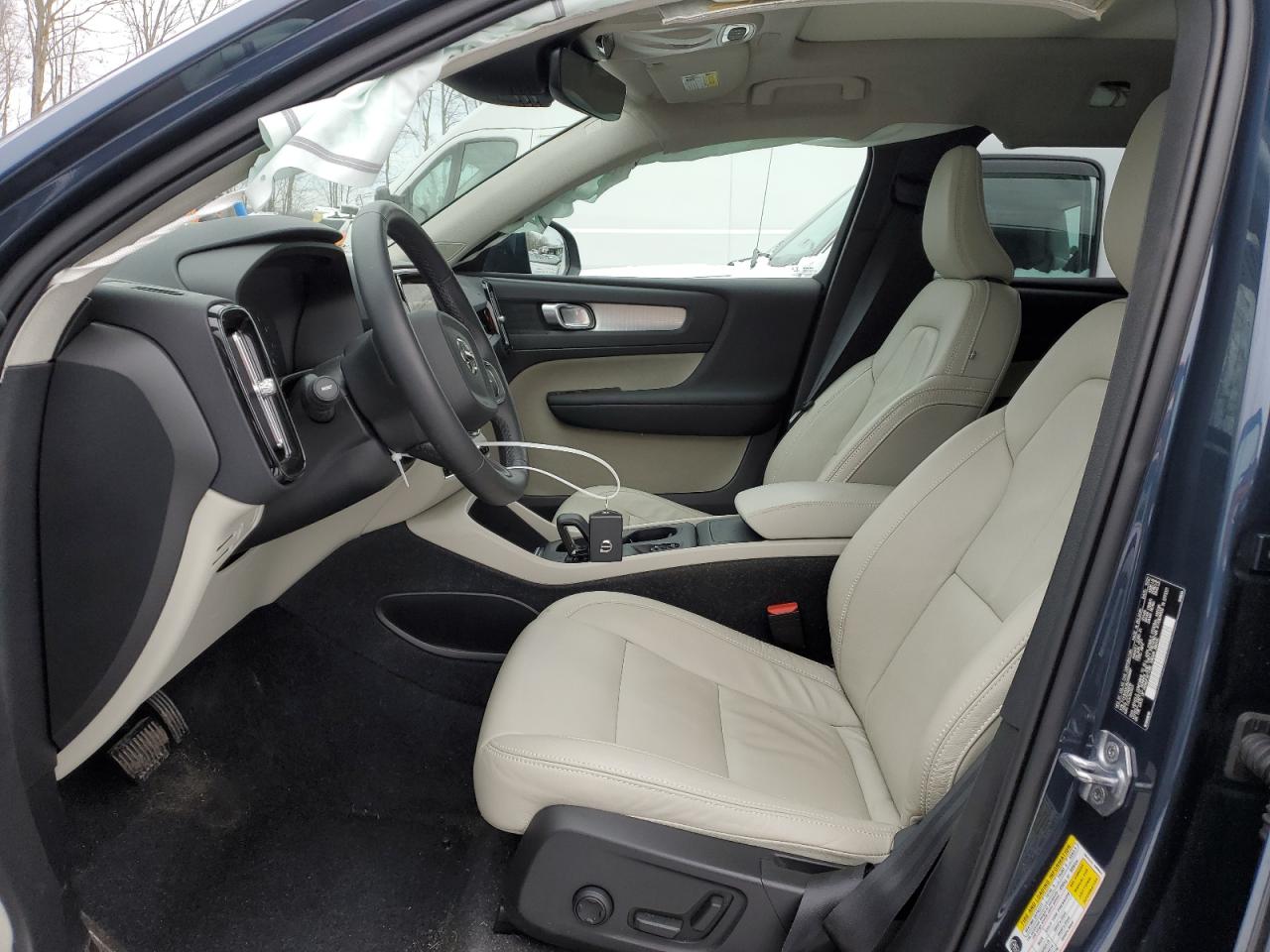 2022 VOLVO XC40 T5 MOMENTUM VIN:YV4162UK2N2698887