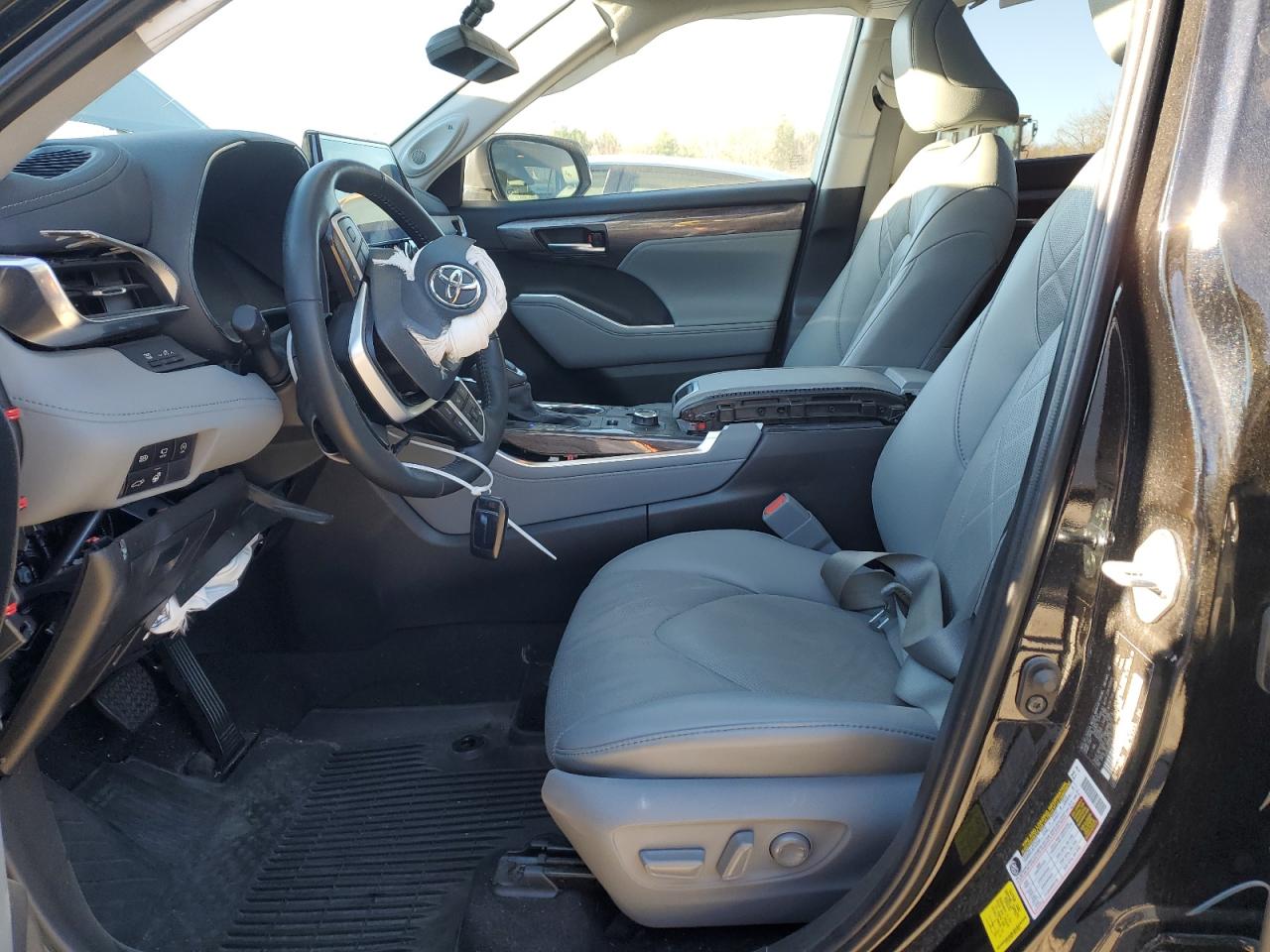 2024 TOYOTA HIGHLANDER LE VIN:5TDKDRBH7RS535664