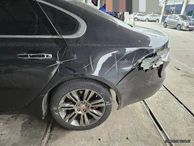 2016 Jaguar XF VIN:
